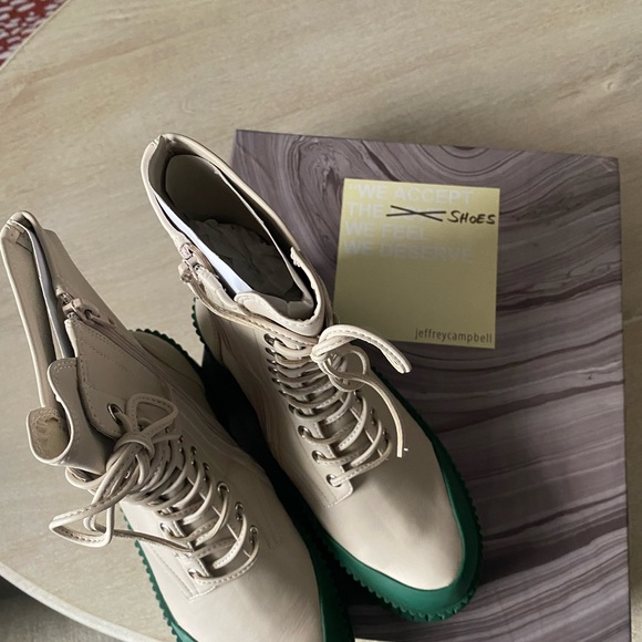 *NIB* Jeffrey Campbell Tough Lug Boots in Ice with Green - Picture 6 of 8